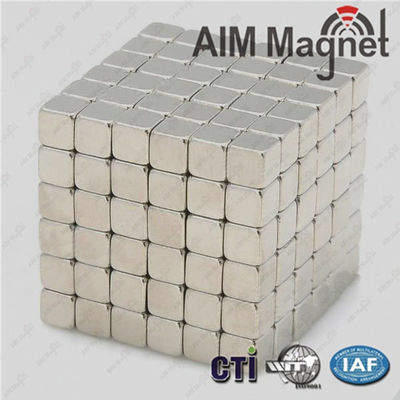 ปุ่มเสื้อผ้า 10x10x10mm ตาราง blovk แม่เหล็กนีโอไดเมียที่แข็งแกร่ง