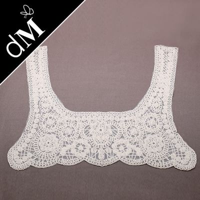 O algodão da forma Trends100% faz crochê projetos do pescoço do colar do laço para o vestido NL-1238