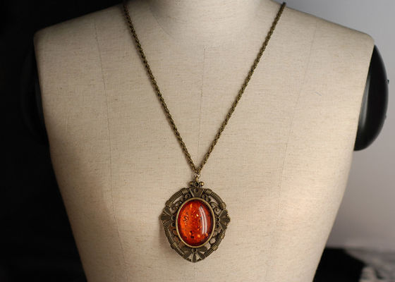 Personalizado traje vermelho Rhinestone Pendant colares frisados artesanal para mãe