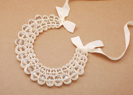 ลูกปัดคริสตัลเครื่องประดับริบบิ้นสีเบจ Handcrafted สร้อยคอ (NL-489)