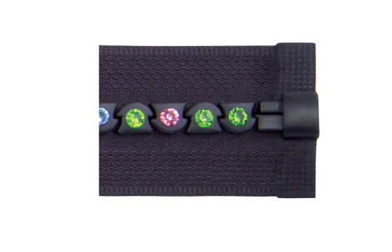 衣服およびハンドバッグのための装飾的な対面開放端のダイヤモンドのジッパー