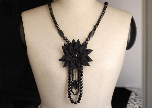 단일 스트랜드 Corsage 블랙 꽃 보석 패브릭 손수 Necklacesfor 여성