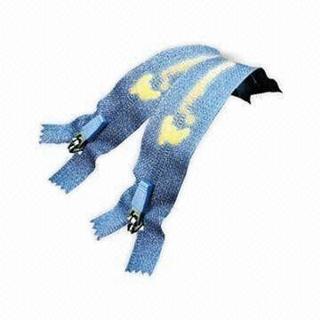 Colorful Reflective Zipper, Available in Various Designs and Colors, OEM Orders are Welcome