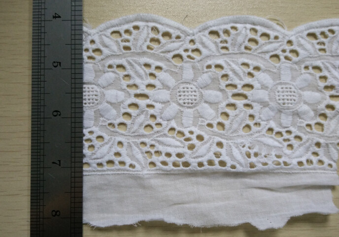 Équilibre décoratif de dentelle de tissu de dentelle de coton de nature pour la mode de vêtements