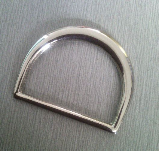 A curvatura feita sob encomenda da liga para o tamanho da correia/vestuário/saco da bolsa é 3.5cm