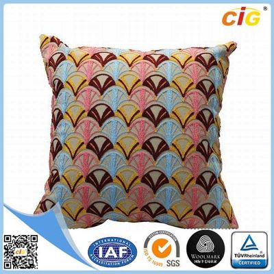โพลีเอสเตอร์หรือผ้าฝ้ายปักตกแต่งโยนหมอนสำหรับ Bed สีแดงสีเทาสีน้ำเงินสีเขียว